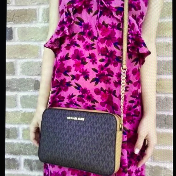 COPY - NWT Michael Kors Crossbody Bag. - Picture 15 of 15